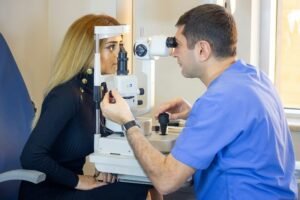Dr. Rəfadar Xəlilov – Oftalmoloq cərrah