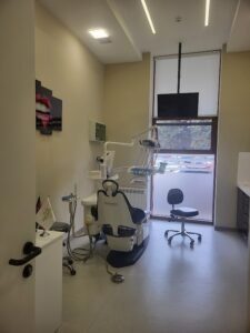 İmplantium Dental Esthetic Clinic