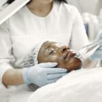 Dermatoloq nədir? Bakıda dəri həkimləri