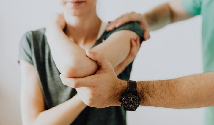 Düz dayanmaq: duruş pozğunluğu və korreksiya üsulları