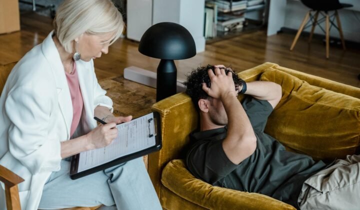 Narahatlıq (anxiyete): əlamətlər, növlər və müalicə