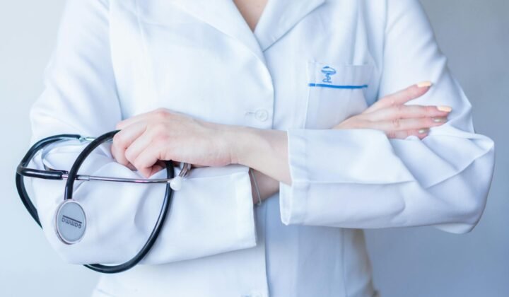 Onlayn həkim konsultasiyası: Azərbaycanda imkanlar