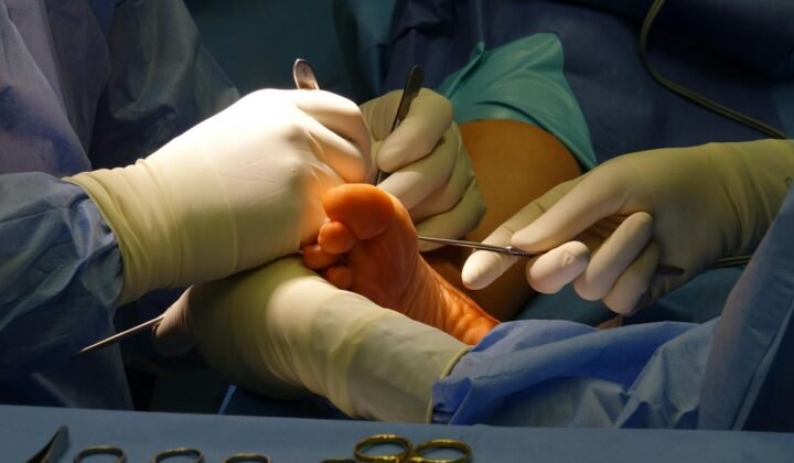 Qırıq sümük: ilk yardım, gips və sağalma müddəti