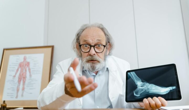 Revmatoloq nədir? Bakıda revmatizm həkimləri