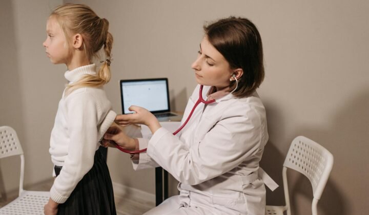 Uşaq həkimi Bakı — pediatr seçimi üçün bələdçi